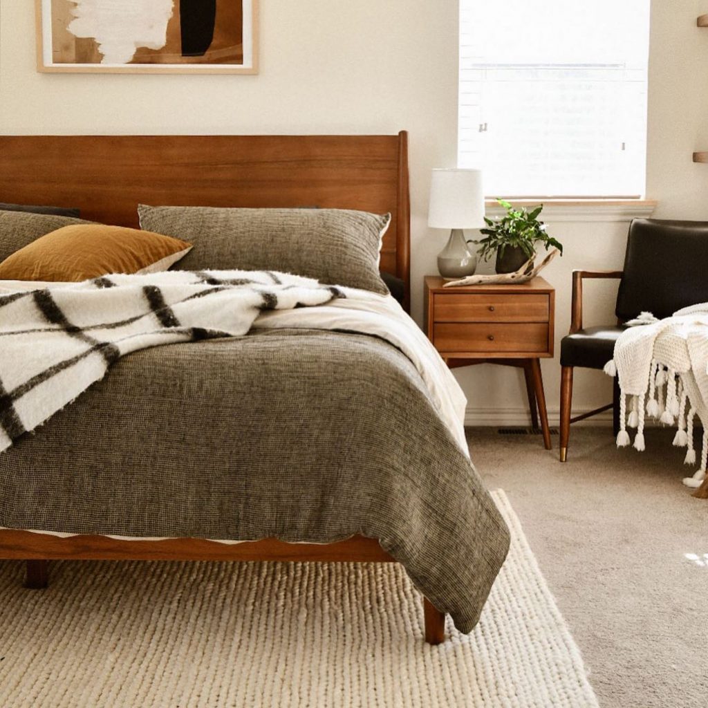 how to buy rugs for bedroom