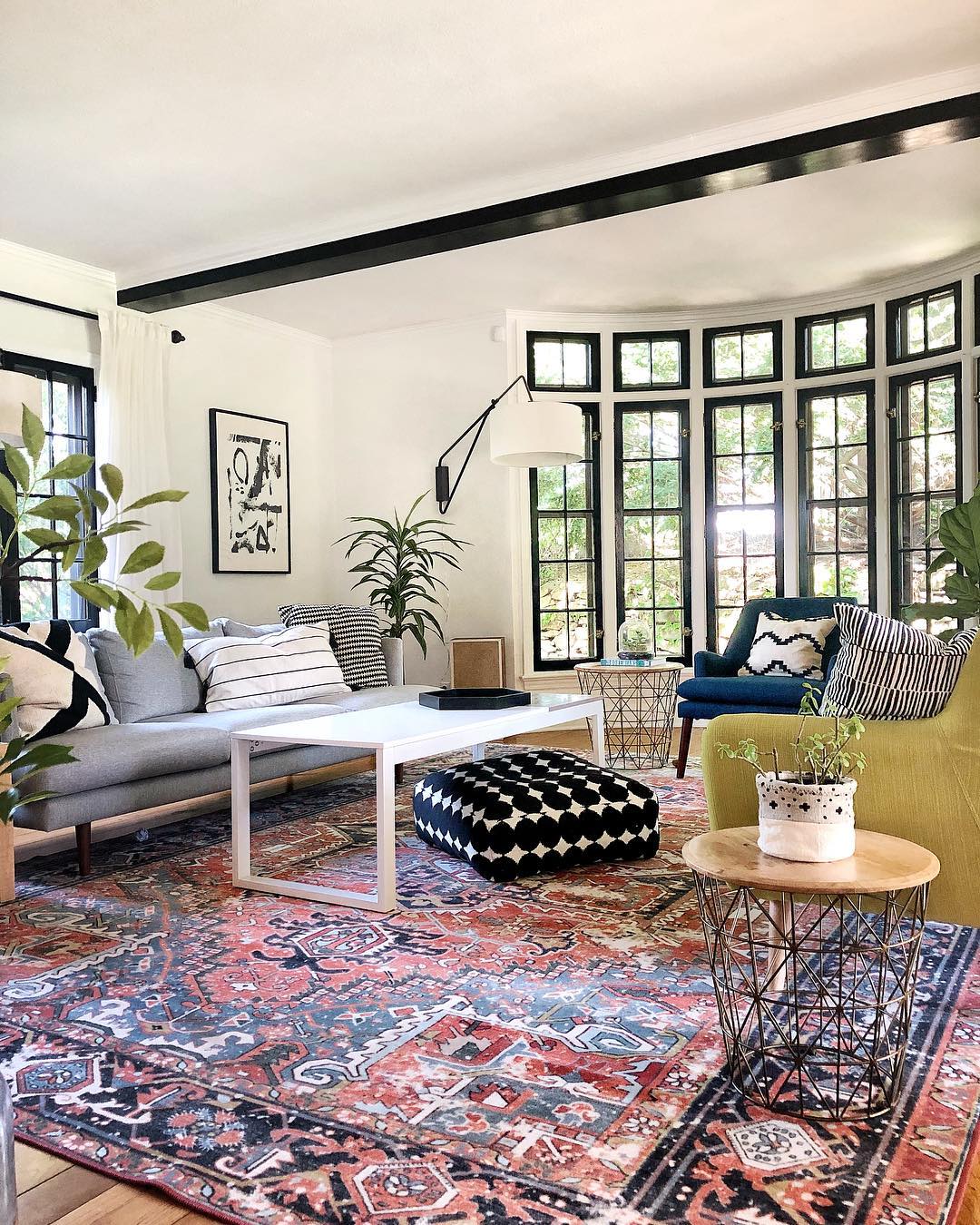 How to Mix Modern and Traditional Style Like a Pro