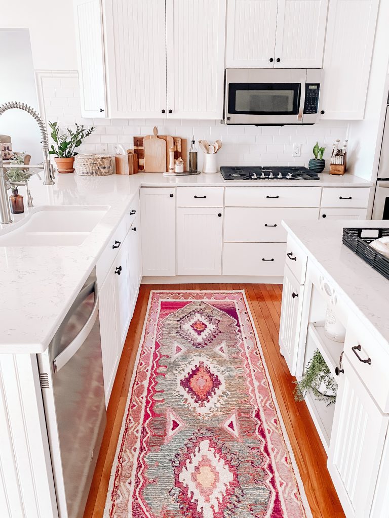 How to Choose a Kitchen Rug that Matches Your Cabinets