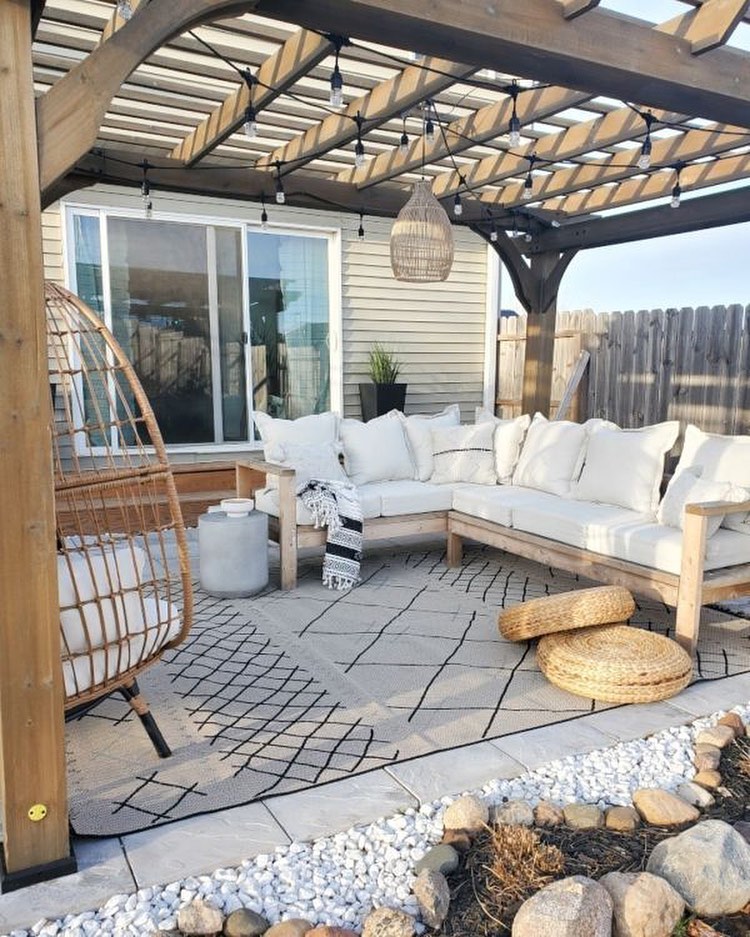 Outdoor Rugs Seven Common Questions, Do Outdoor Rugs Protect Decks In Winter