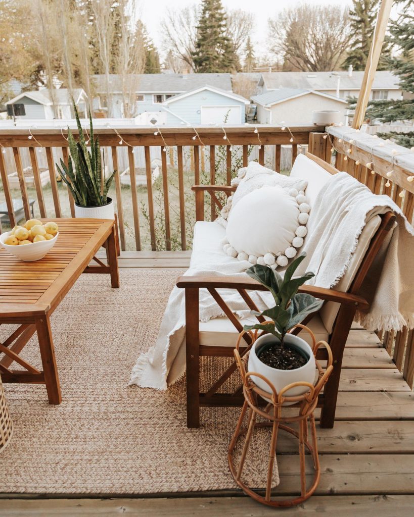 outdoor rugs on small deck patio