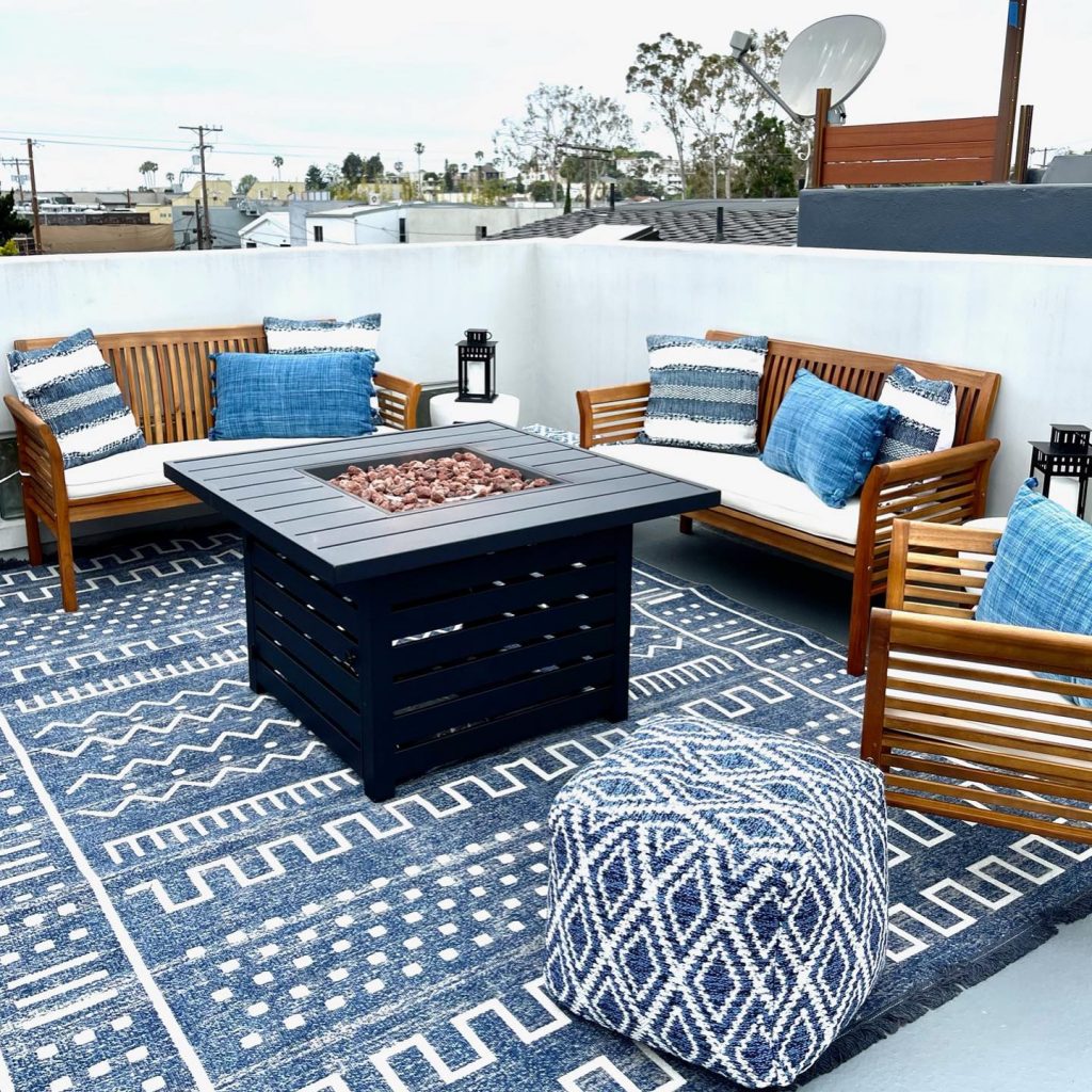 native indoor/outdoor with tassels area rug in blue