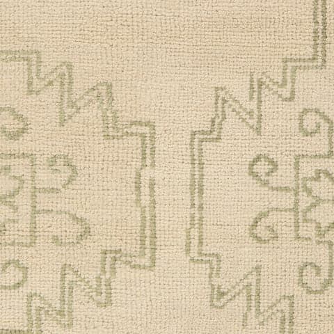 Dicyra Traditional Vintage Rug Swatch | Ivory