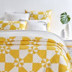 Sunny Side Quilt | Yellow