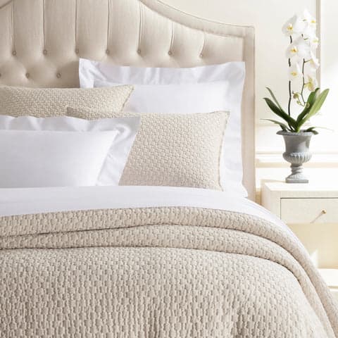 Lodi Matelasse Coverlet | Alabaster