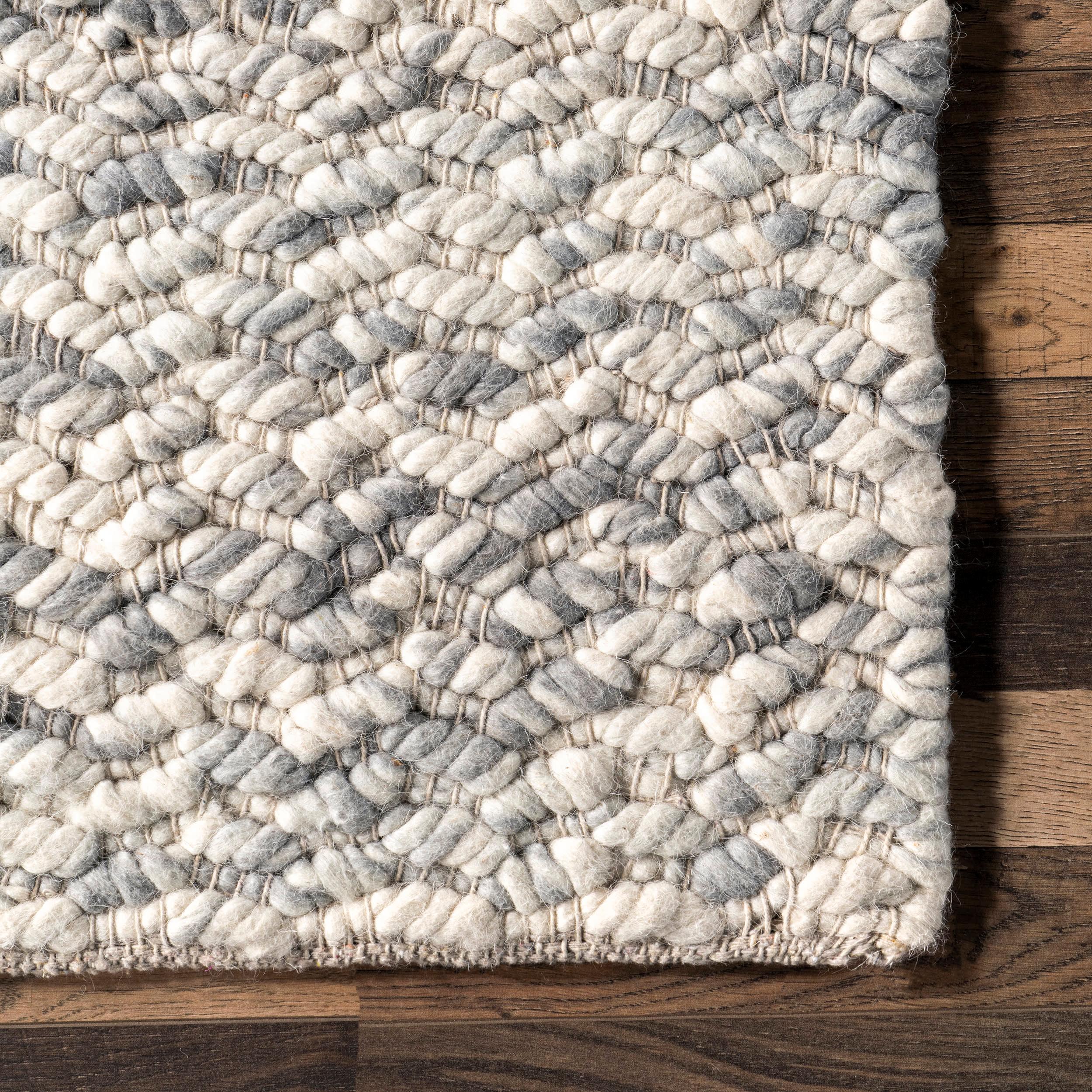 Sutton Solid Chevron Rug | Blue – Rugs USA