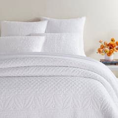Tea & Toast Quilt | White