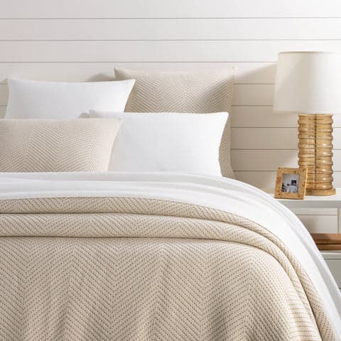 Catalina Matelasse Coverlet | Ivory